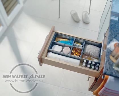 Blum TANDEM plus BLUMOTION teljes kihúzású fiók ORGA-LINE osztóval
