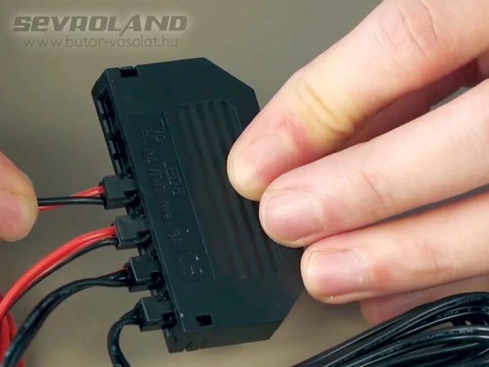 MINI elosztó kábelekkel