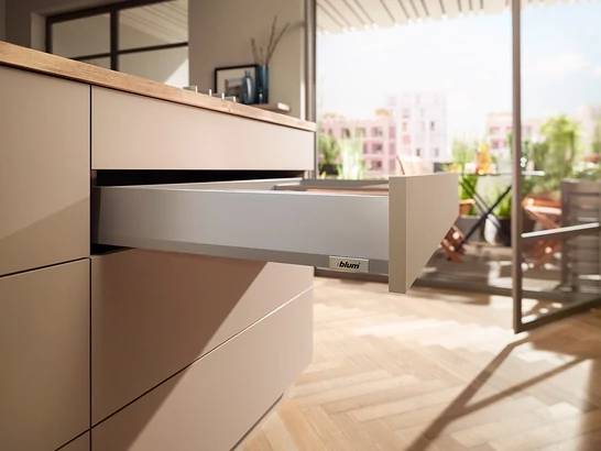 MERIVOBOX M TIP-ON BLUMOTION indiumszürke fiókvasalat szettek